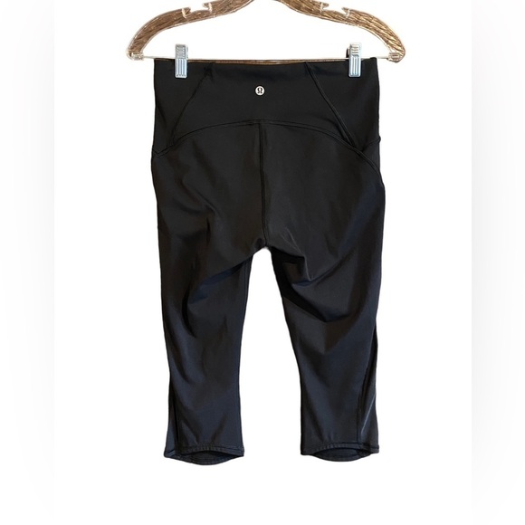 LULULEMON Black Cropped Side Mesh Leggings, Size 8 - Picture 3 of 10